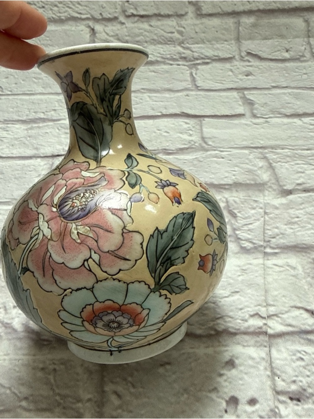 Vintage Macau oriental Hand-Painted Floral Ceramic Vase